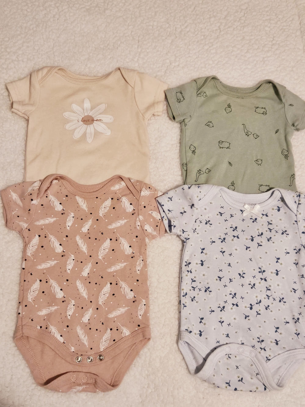 Baby Bodysuits 0-3months Mixed Brands Lot of 4 One-Piece Short Sleeves